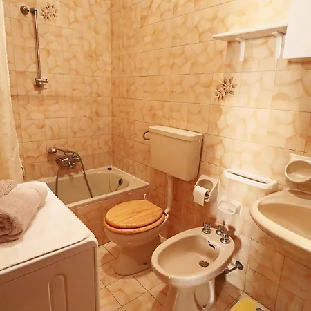 Casa Vacanze Lynne A *